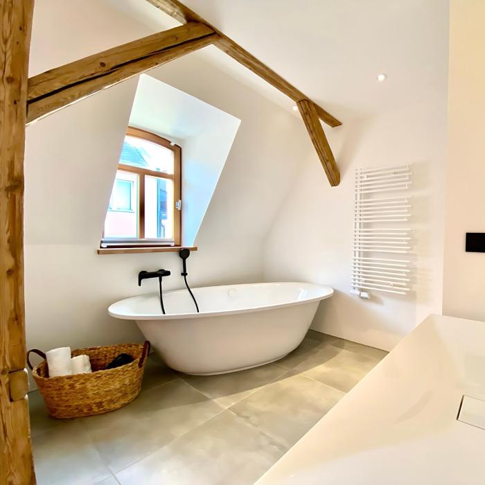 Gemütliches Studio im Zentrum von Hof mit Designer-Wanne & 24h-Check-in