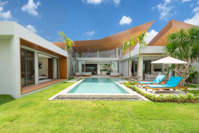 Zenithy Morden Pool and Garden Villa near Bangtao Beach