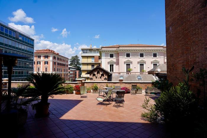 Renewed Historic Flat in Rome
