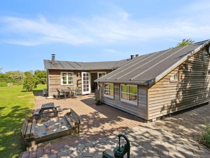 Holiday Home Alma - 400m from the sea by Interhome