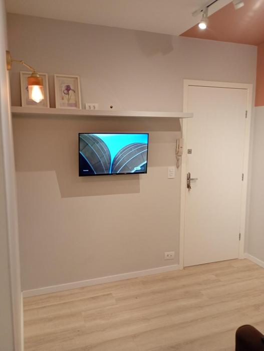 Apto Centro frente ao muffato Av Celso Garcia Cid 479