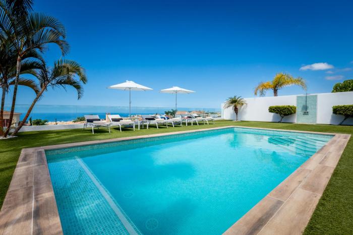 VILLA VALENTINA OCEAN VIEW HEATED Pool