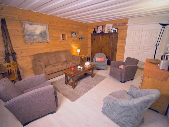 Charmant appartement rénové pour 7 personnes, proche centre et pistes, avec wifi et parking - FR-1-572-287