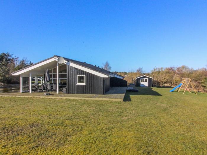 Holiday Home Nynke - 600m from the sea by Interhome