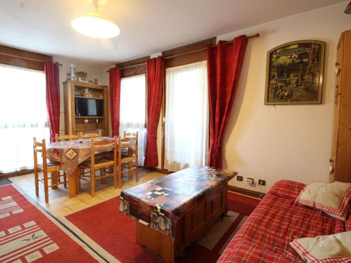Charmant 2P avec balcon, 5 couchages, pieds des pistes, proche télécabine et centre village - FR-1-572-171