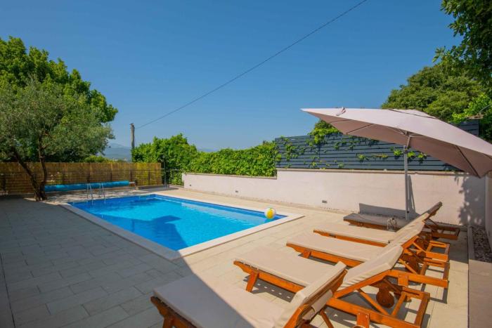 Villa Velaria with private pool