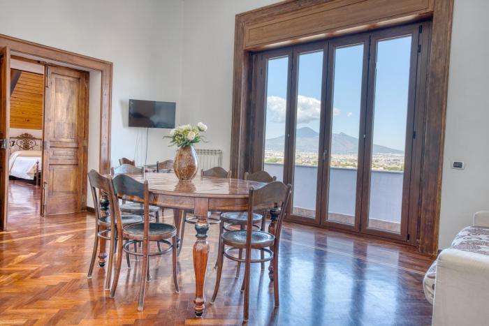 Villa Desiderio Elysia Penthouse with Vesuvius View
