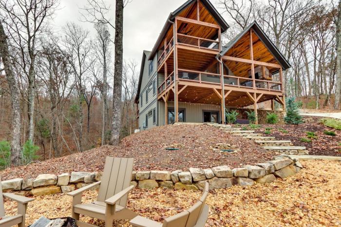 Blue Ridge Mountain Retreat - The Lazy Daze Cabin