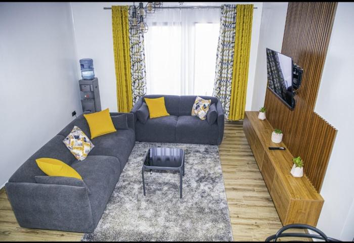 Stylish 2br Apartment at Tatu City, gym and pool