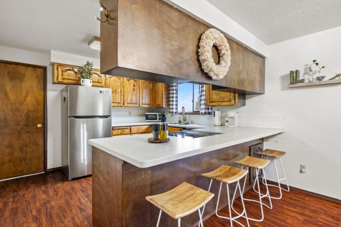Additional Living Room Just Minutes From Highway