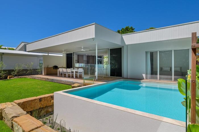 NavyS By The Beach - Rainbow Shores. Pool. Walk to beach