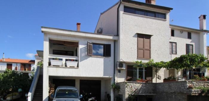 Apartments with parking space Punat, Krk - 24847