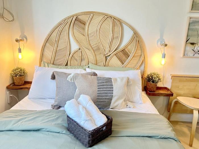 Captivating Crib in the Metro