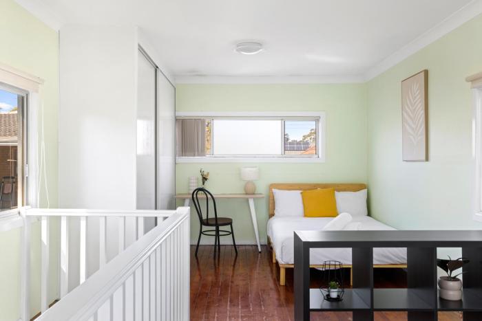 Spacious Two-Bed Suite with Private Bath-Marsfield