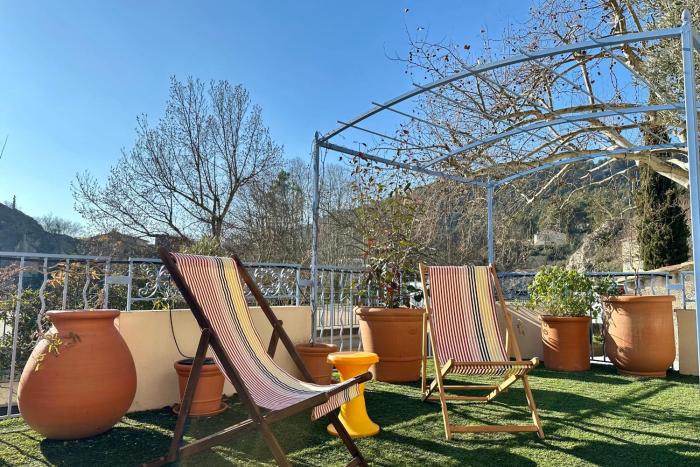 Comme Chez Mémé house with terrace in the center