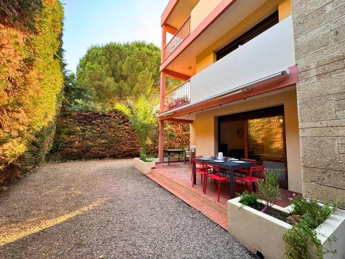 T3 au calme à 200m de la mer, extérieur et parking