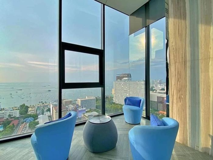 The Base central Pattaya