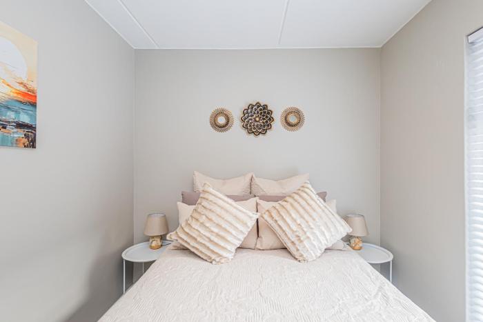 Arch House Langebaan - Modern Stay Near Beach & Club Mykonos