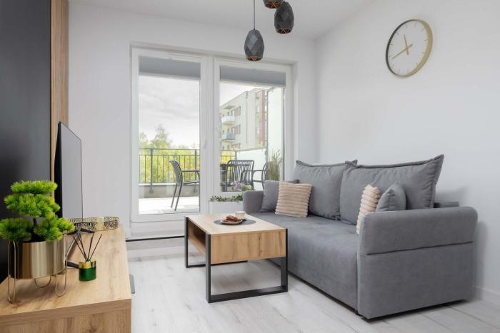 Nowe Sady Stylish Apartment Close to Łódź Airport by Noclegi Renters