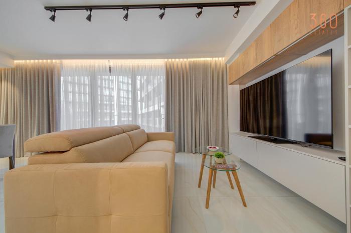 Official Mercury Suite with Pool Access & Views 360 Estates