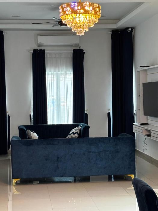 MP Homestay Four-Bedrooms House