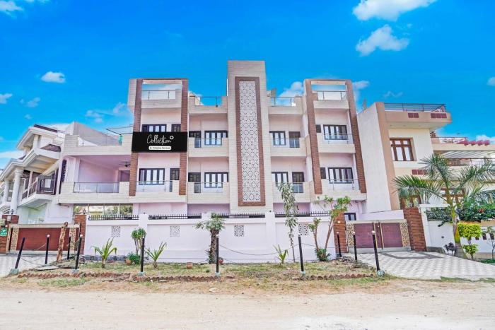 Collection O Lucknow Samudayik Community Center