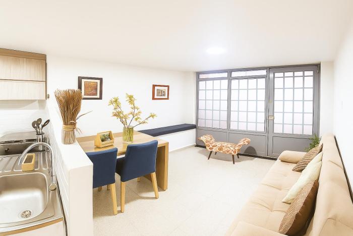 loft cerca a laureles, WIFI, cerca metro y GUARDA EQUIPAJE GRATIS!!