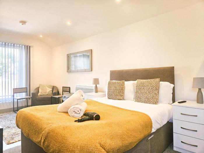 Churchill Studio - 1 Bedroom Studio - Uplands