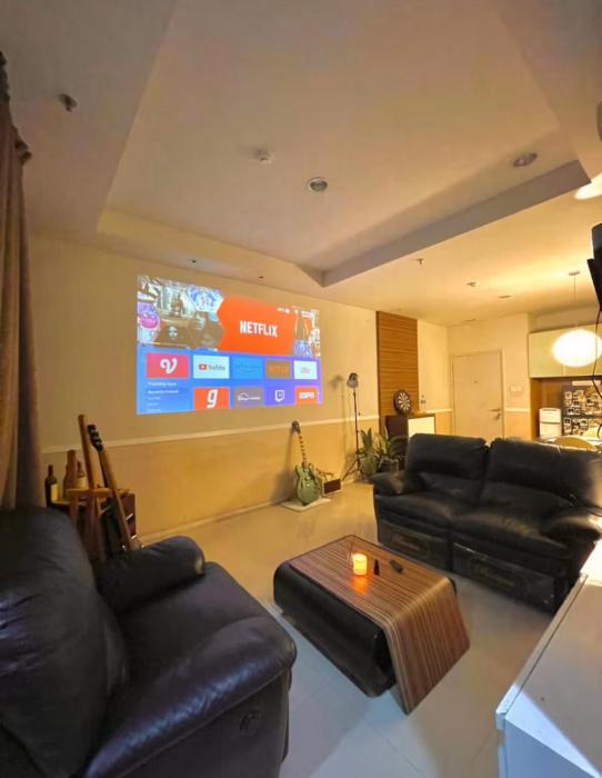 Cozy 3BR Suite Apartment with Projector, Pool, Netflix, Board games, Dart