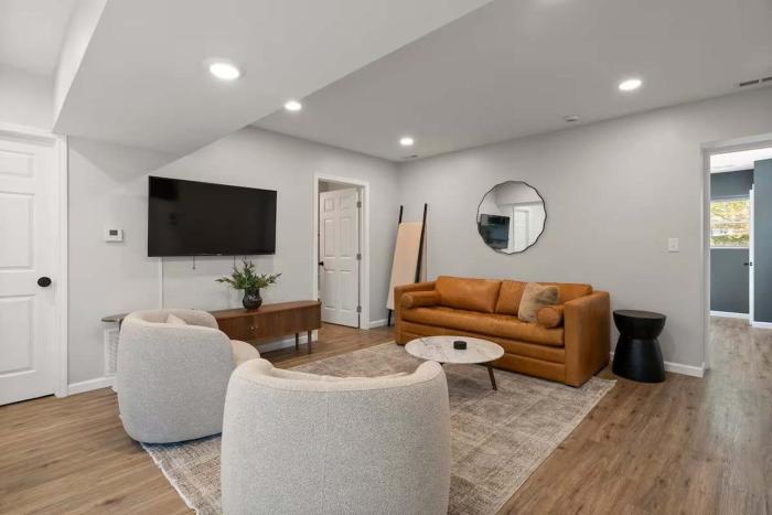 Clintonville Brand New Apartment