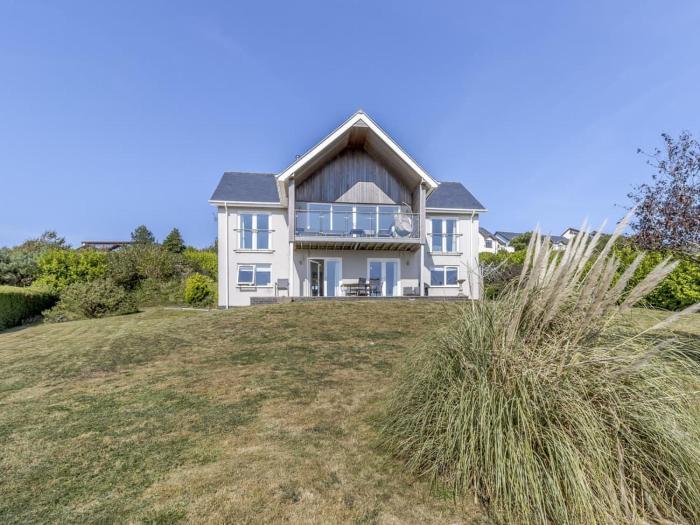 Luxury by the Sea! - 4 Double En-Suite Bedrooms