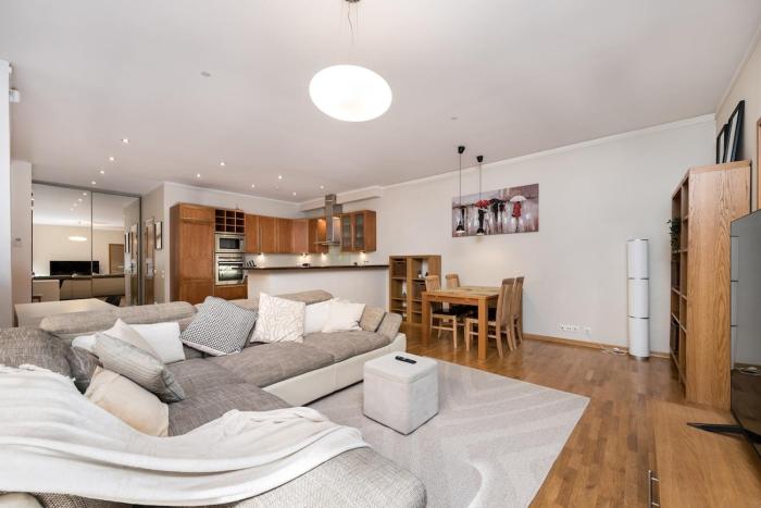 Spacious luxuryinclusive old town flat