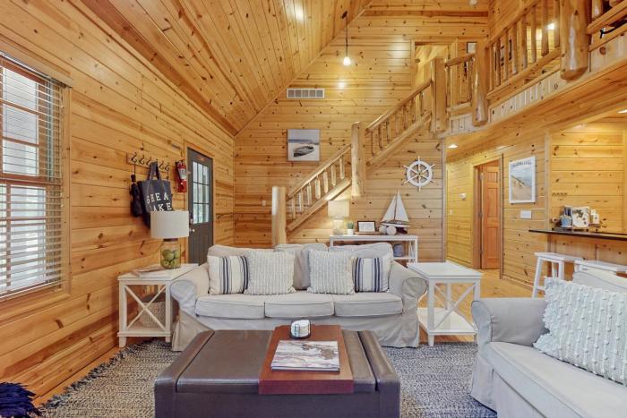 Kingfisher Cove Cabin 19