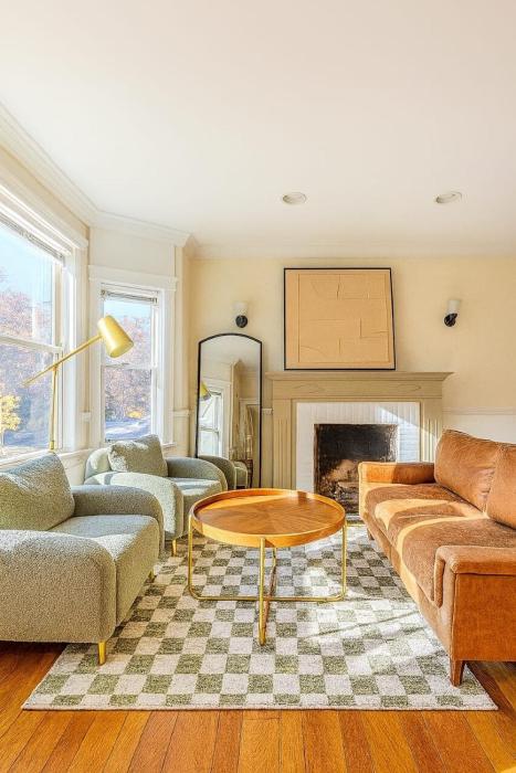 Spacious 5-Bedroom Retreat Minutes from Washington