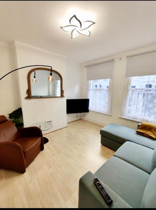 Cosy one bed Garden flat C-London
