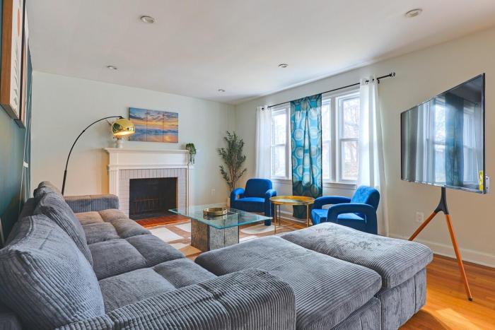 Glebe - Luxury 5BR Home Minutes to DC and Ballston Metro