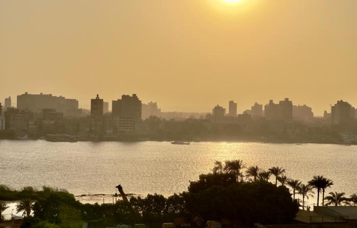 شقق فندقيه مجهزه بالكامل علي النيل مباشره