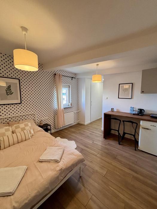 Elite 1-Bedroom Apartment in Central Warsaw by Mazowiecka