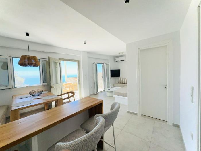 Irinis Tinos Residences