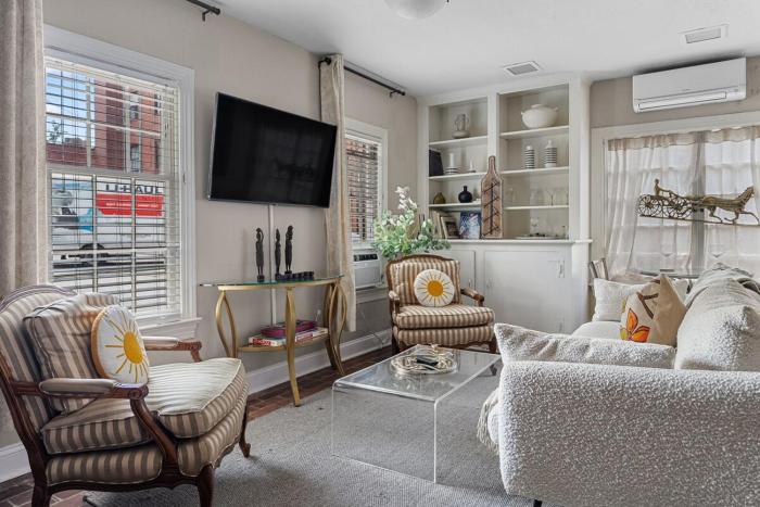 Historic Carriage House Retreat