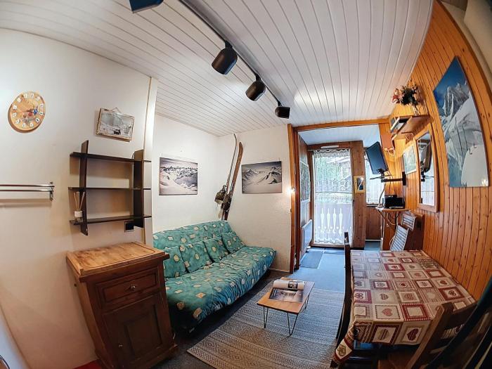 Studio basique 2 pers. au centre de Val-dIsère - FR-1-518-125