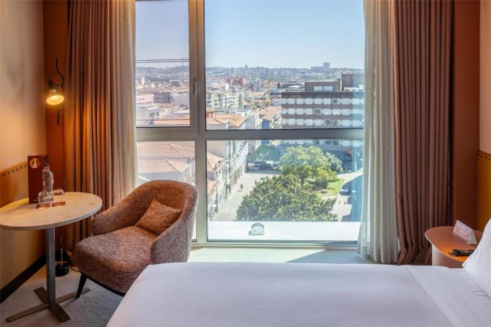 Cenica Porto Hotel, Curio Collection By Hilton