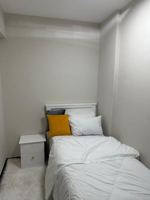 Marlynlo Stays and Realty