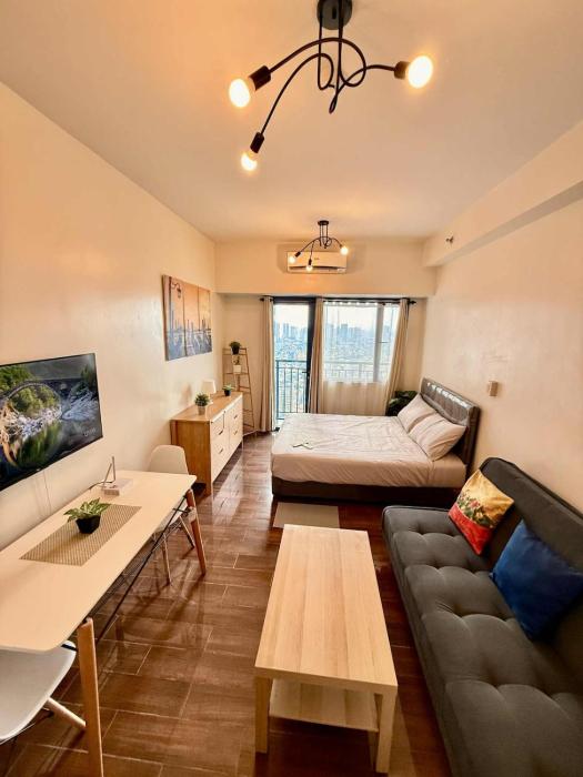 Makati Luxury Hotel Room Balcony Air Residence