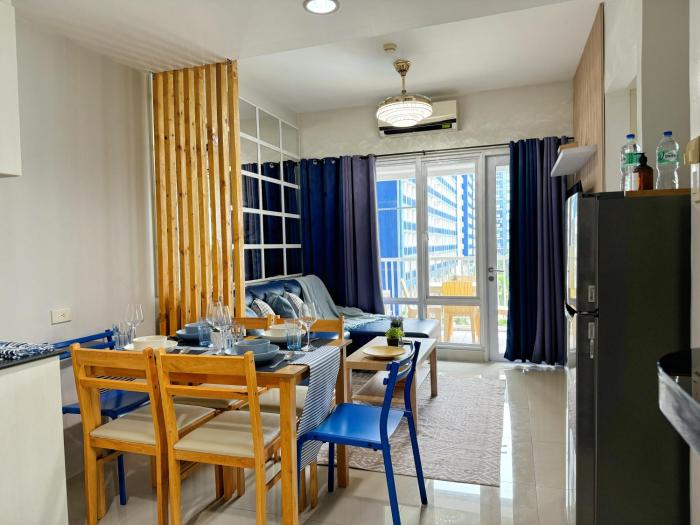 New 2-bedroom deluxe condo for 5 pax across Mall of Asia