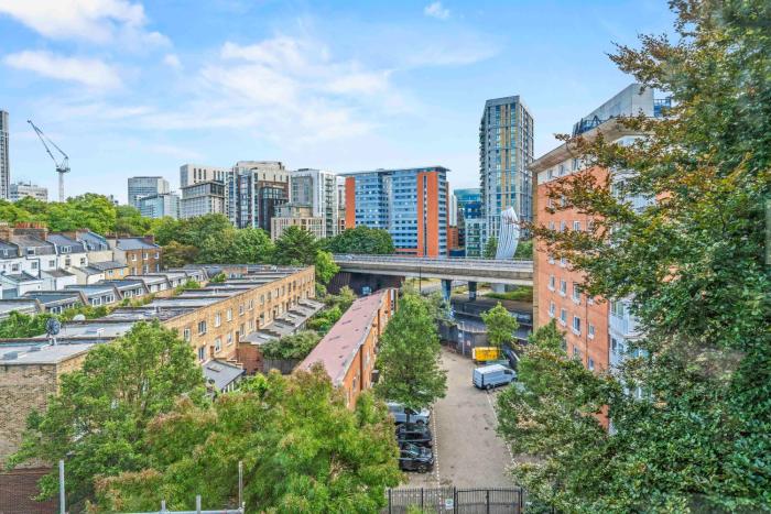 2 Bedrooms Flat in Little Venice