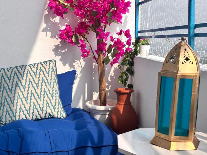 Cozy Santorini Inspired Stay Near Expo Mart, Greater Noida