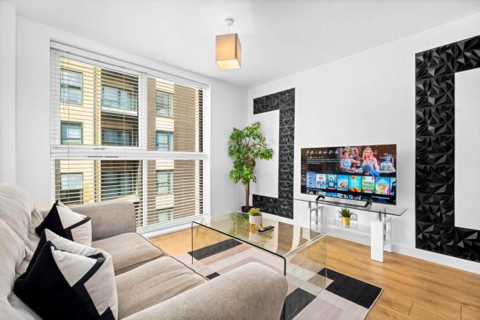 Stylish Apartment - City Centre - Free Netflix & Wifi - Parking - 304H