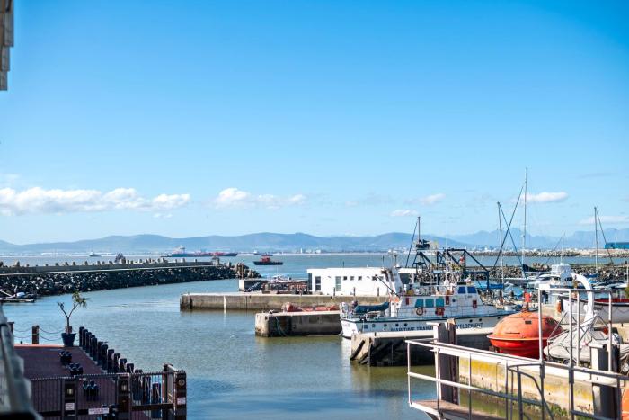 Cozy Harbour View Apartment in Granger Bay