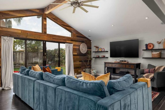 Autumn Adventure - Sleeps 10 - Hot Tub - Billiards